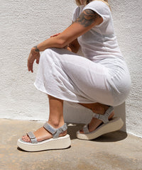 DEBRA SANDALS SILVER DISTRESSED LEATHER - re:vita