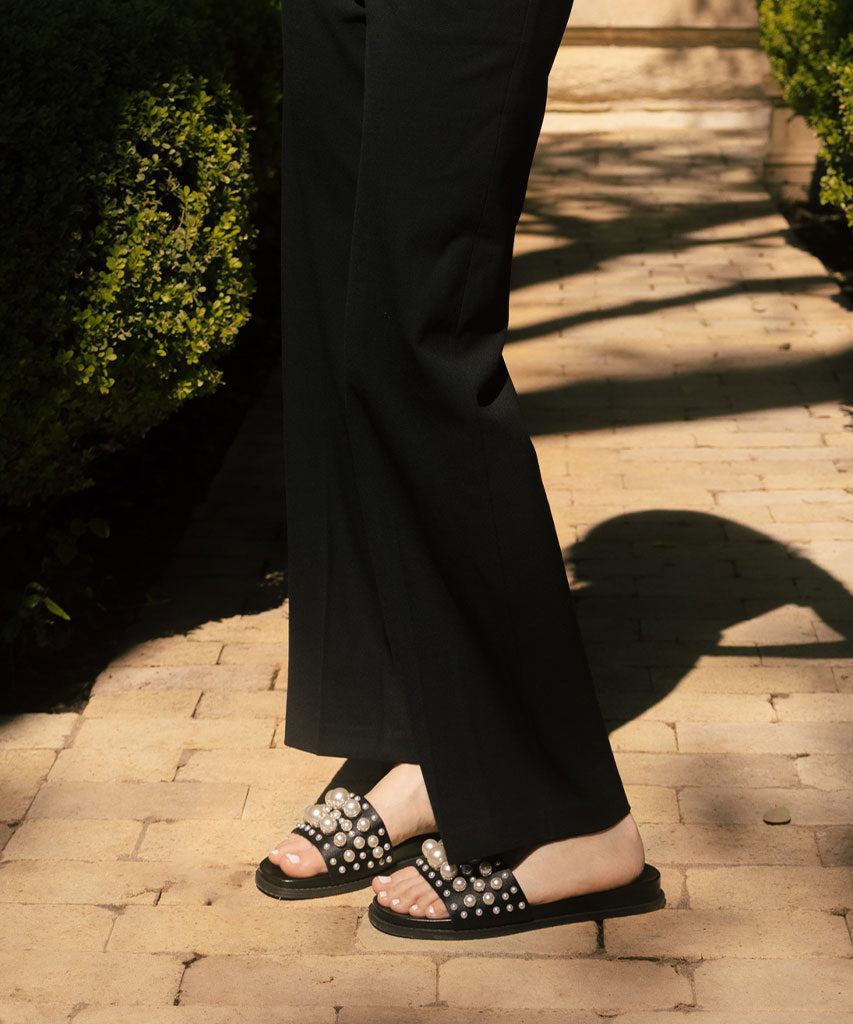 GABBI PEARL SANDALS BLACK PEARLS - re:vita