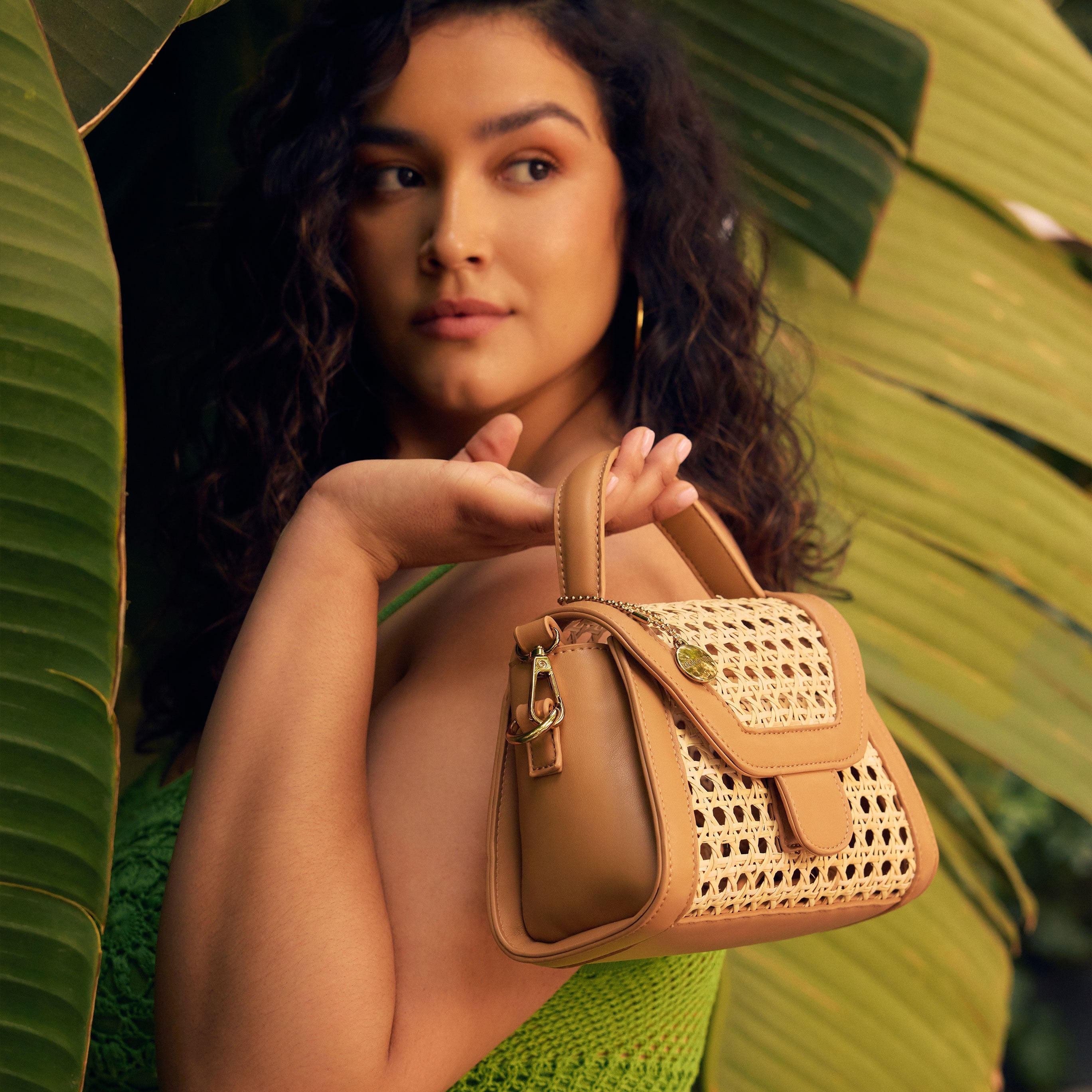 TROPEZ CROSSBODY CAMEL NATURAL CANE