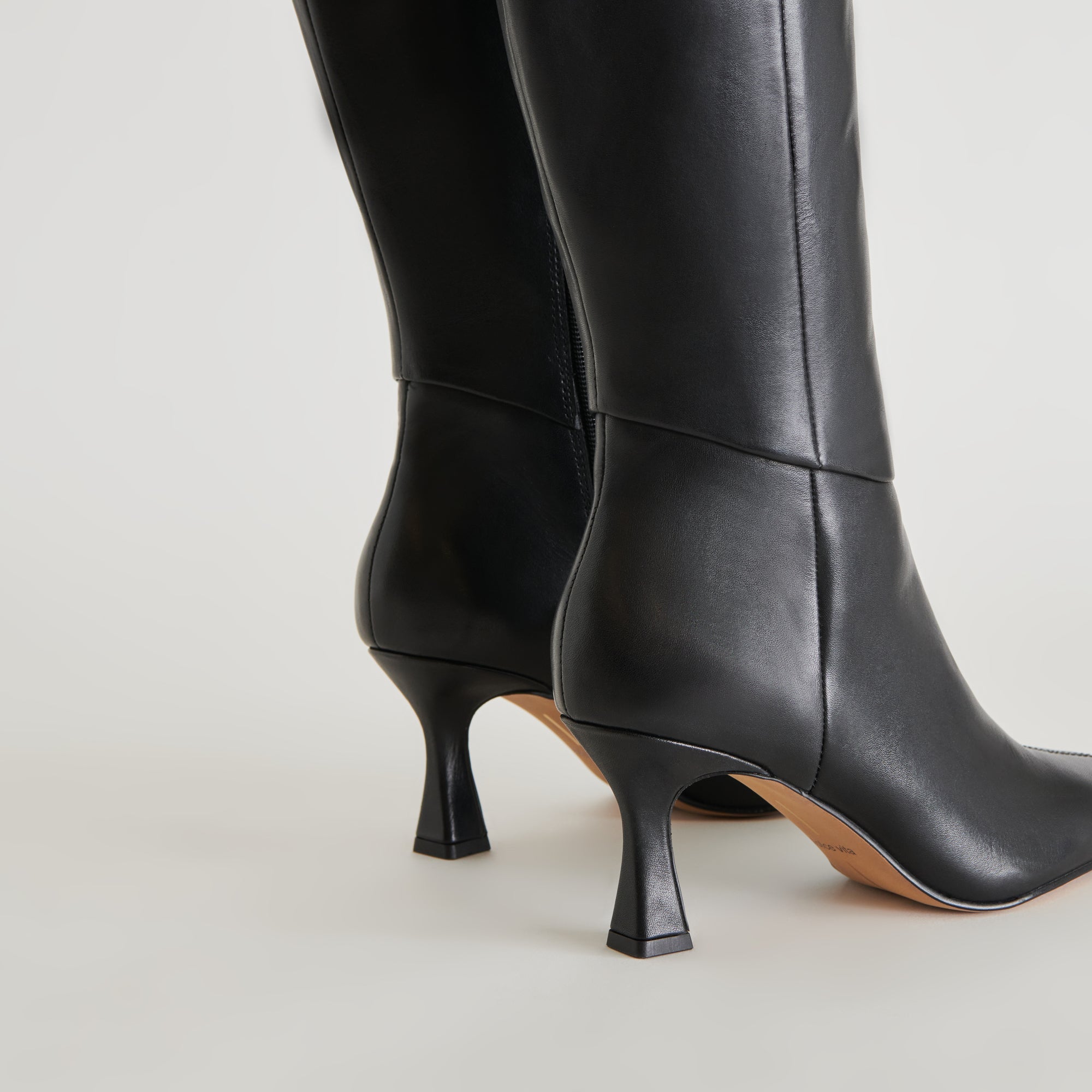 GYRA WIDE CALF BOOTS BLACK LEATHER