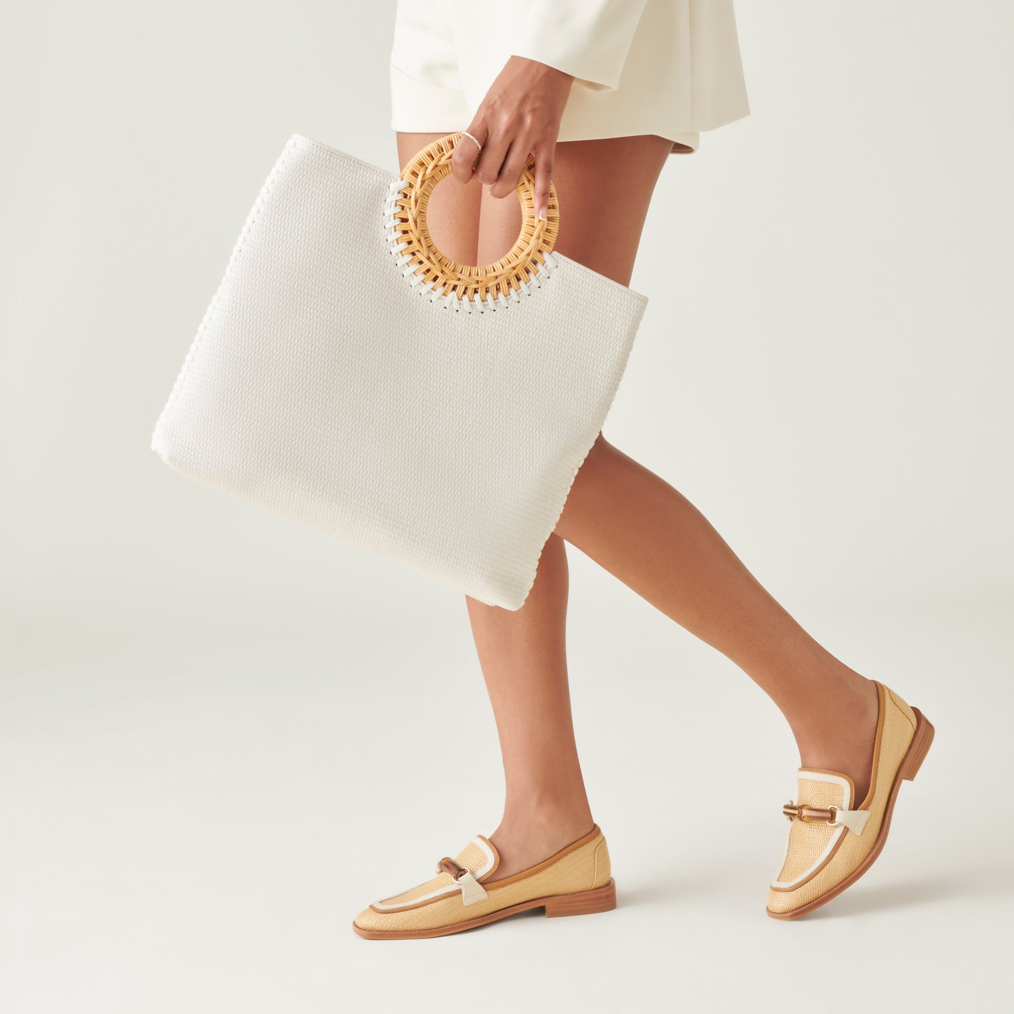 LILAH CLUTCH WHITE EMBOSSED STELLA