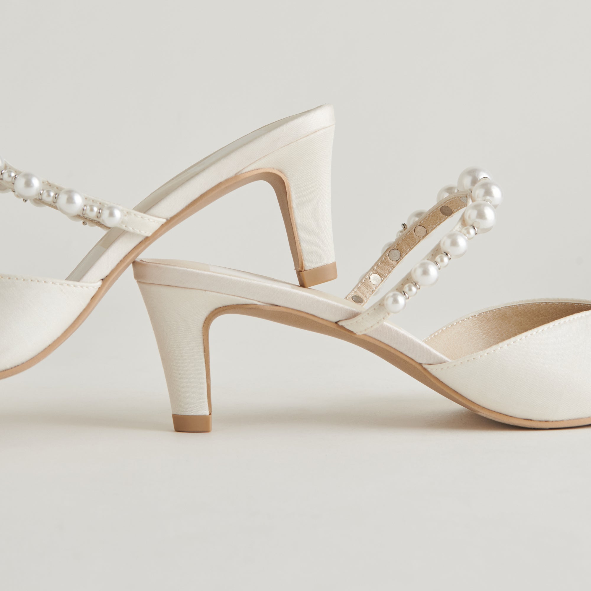 KANIKA PEARL MID HEELS VANILLA PEARLS