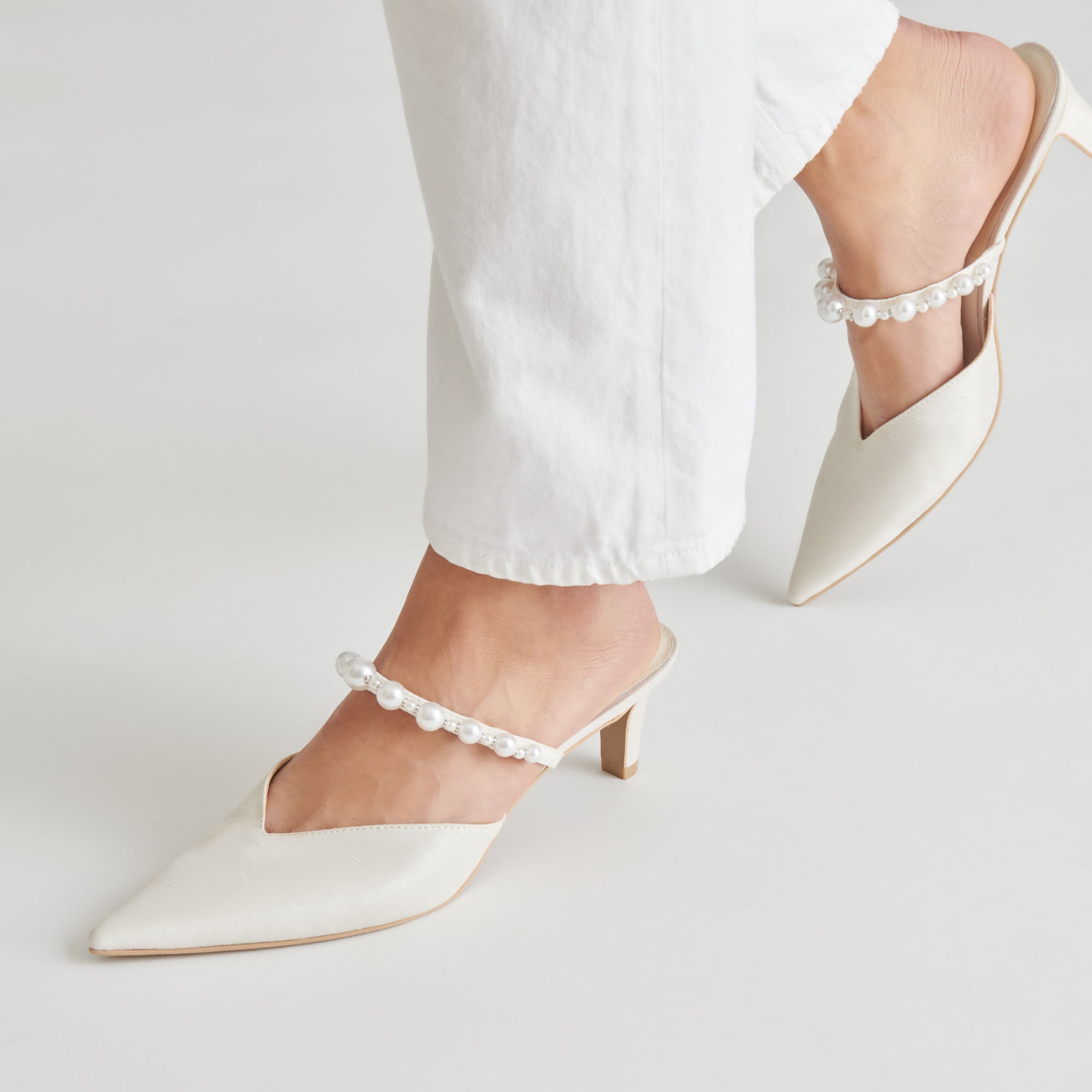 KANIKA PEARL MID HEELS VANILLA PEARLS - re:vita