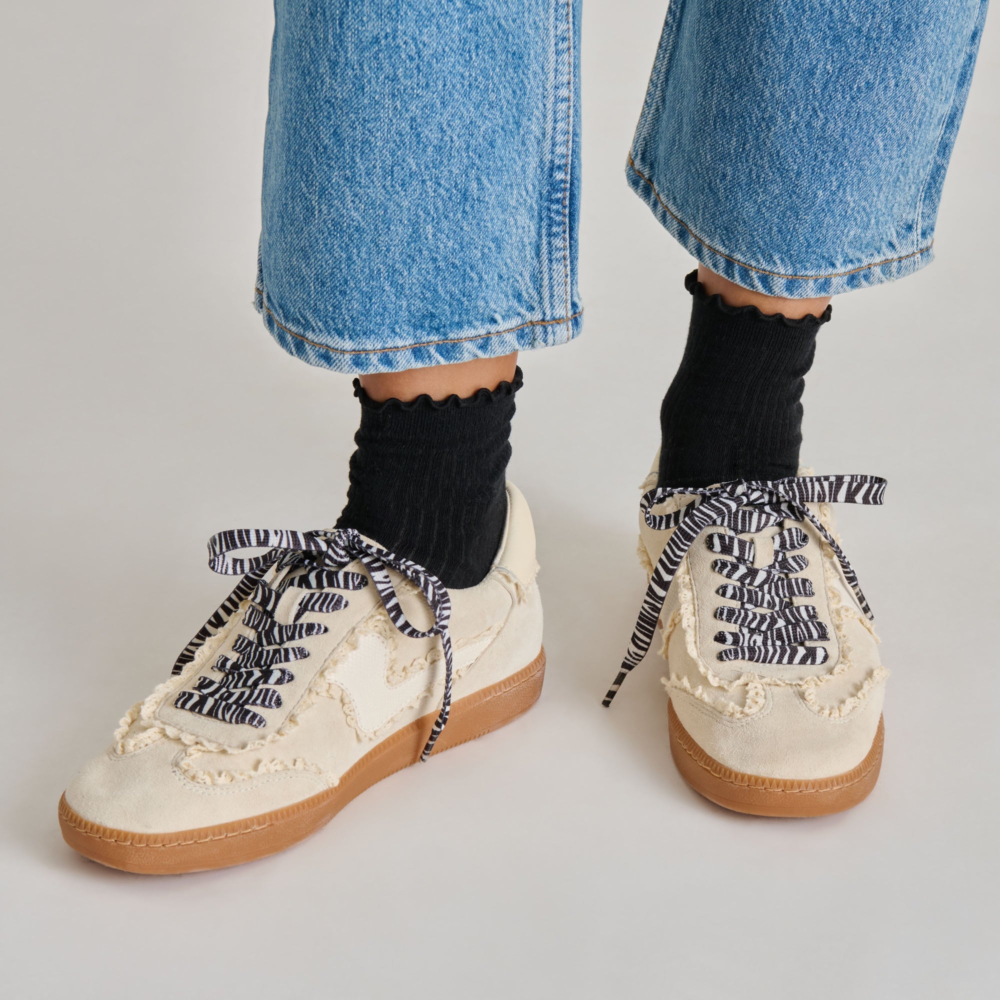 ANIMAL PRINT LACE ZEBRA