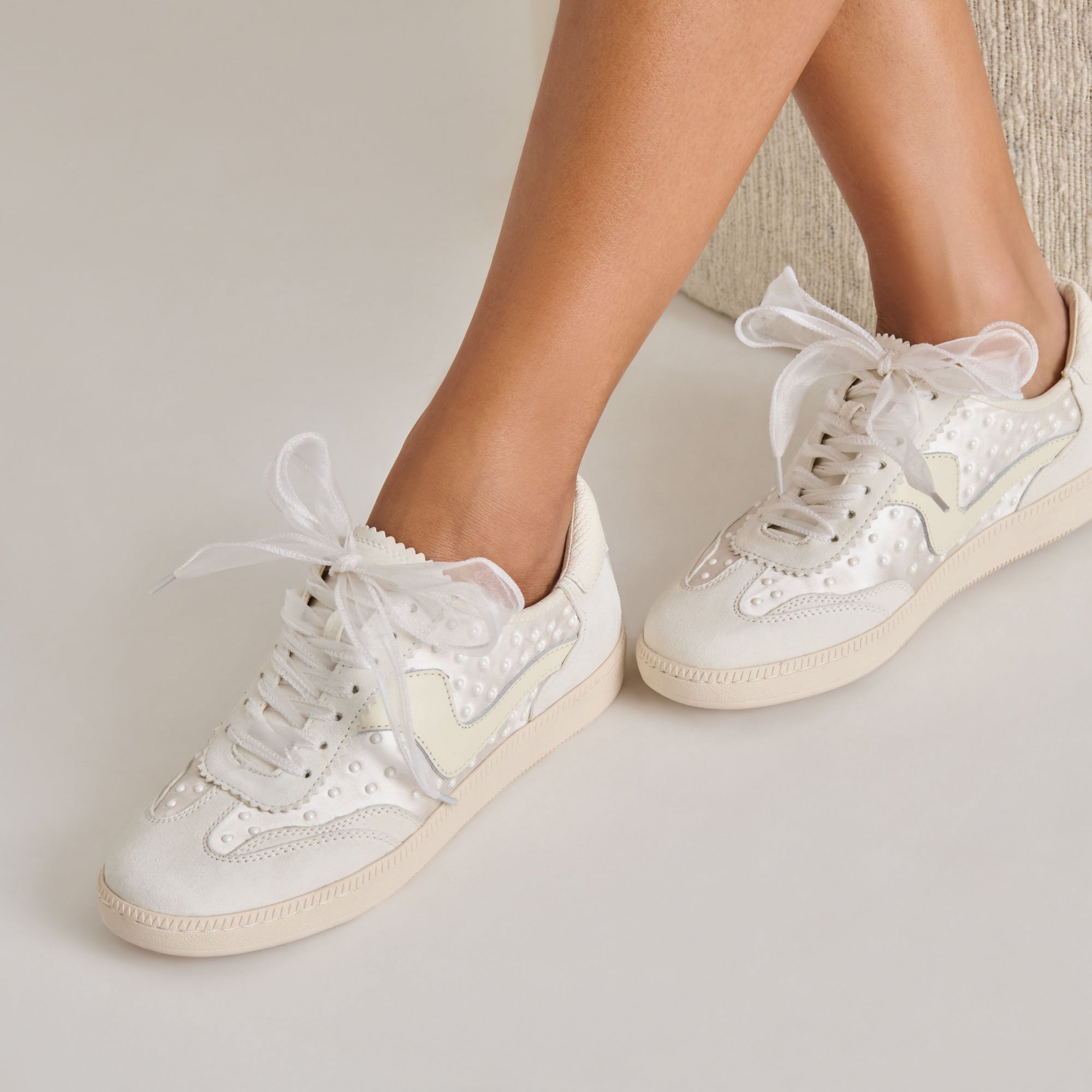 NOTICE PEARL SNEAKERS OFF WHITE SATIN